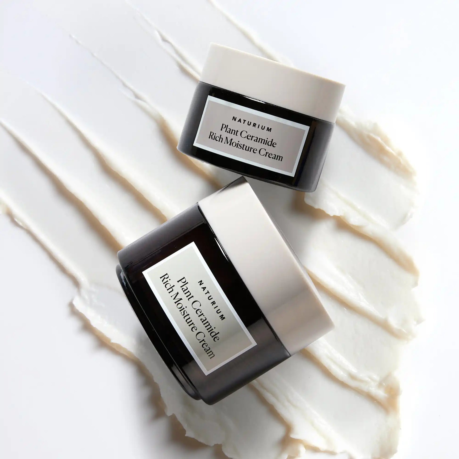 plant-ceramide-rich-moisture-cream-jumbo-a3 11_18_2021_Naturium0575-crop.webp