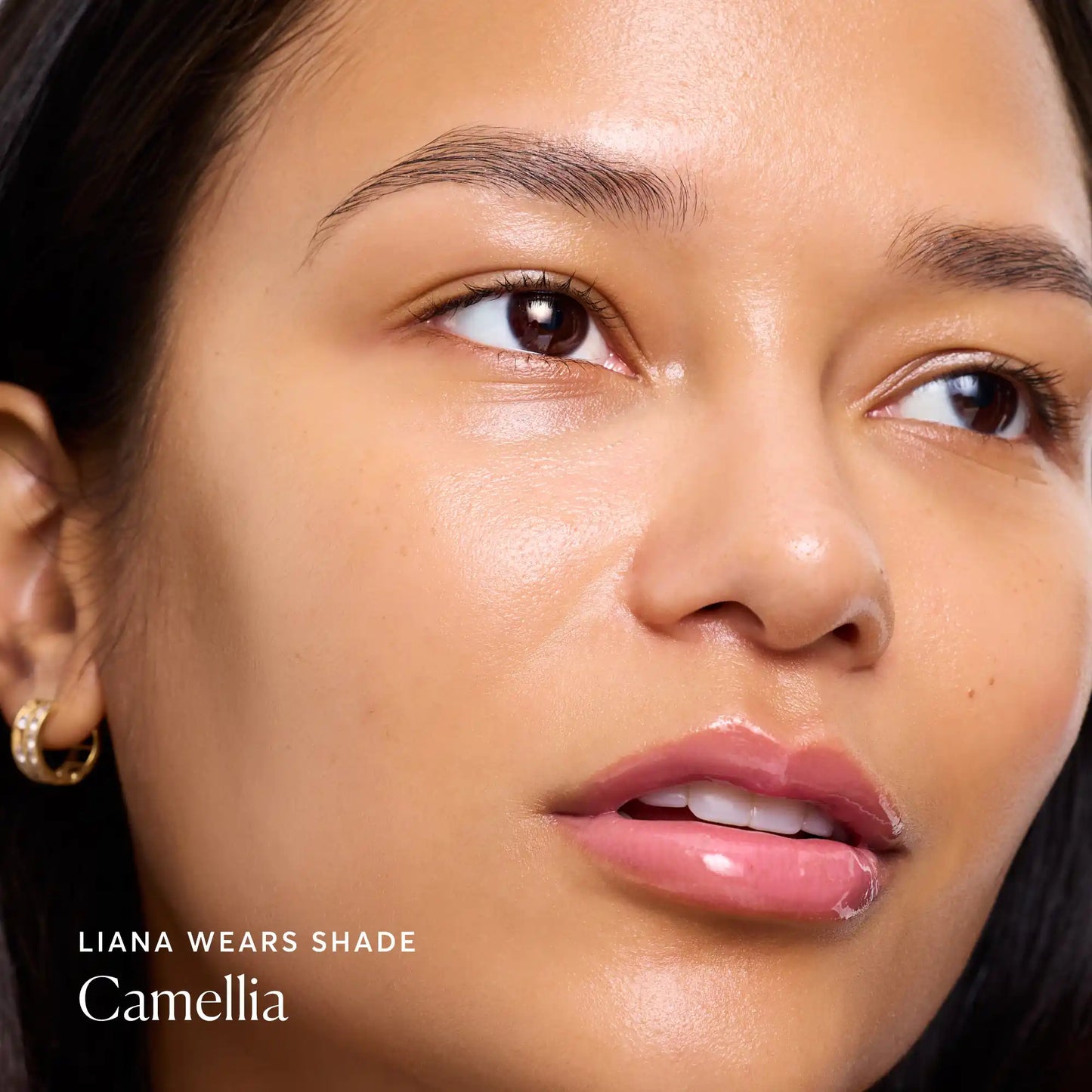 phyto-glow-lip-balm-camellia-e5 NATR-60075-Alt-Images-Phyto-Glow-Lip-Balm-Camellia-04.webp